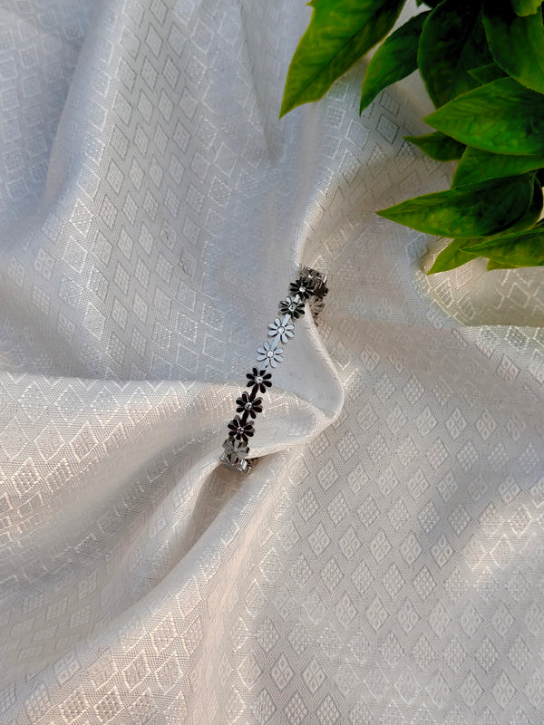 Anti Tarnish Elegant Floral Bloom Silver Bracelet