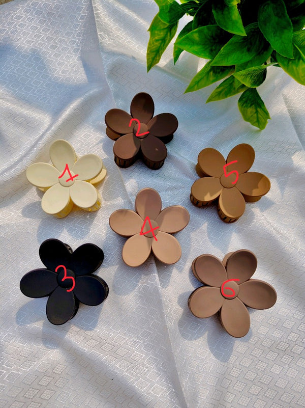 Matte Finish Daisy Claw